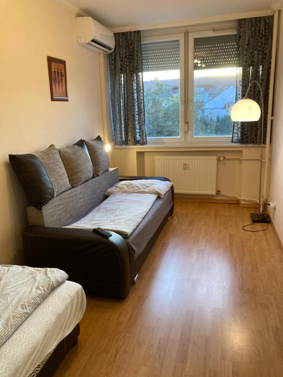 Center One Apartman - Housity