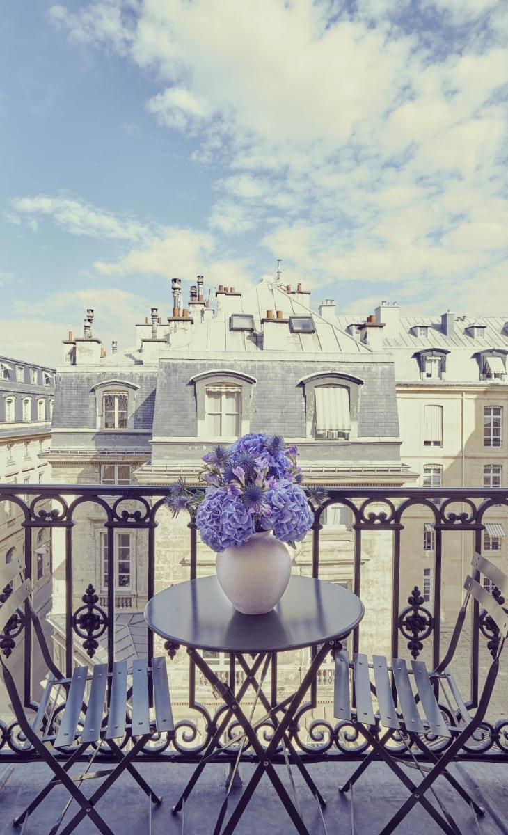 Balcon ou terrasse dans l'établissement Grand Hôtel Du Palais Royal