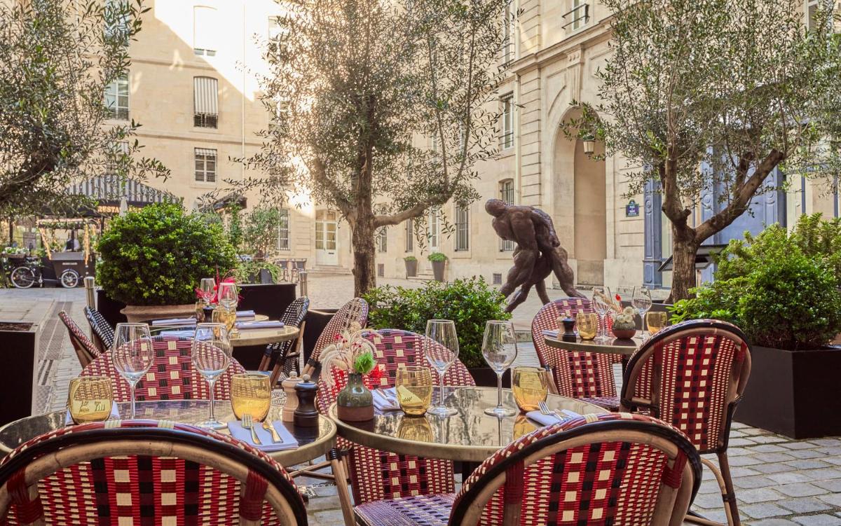 Boissons dans l'établissement Grand Hôtel Du Palais Royal