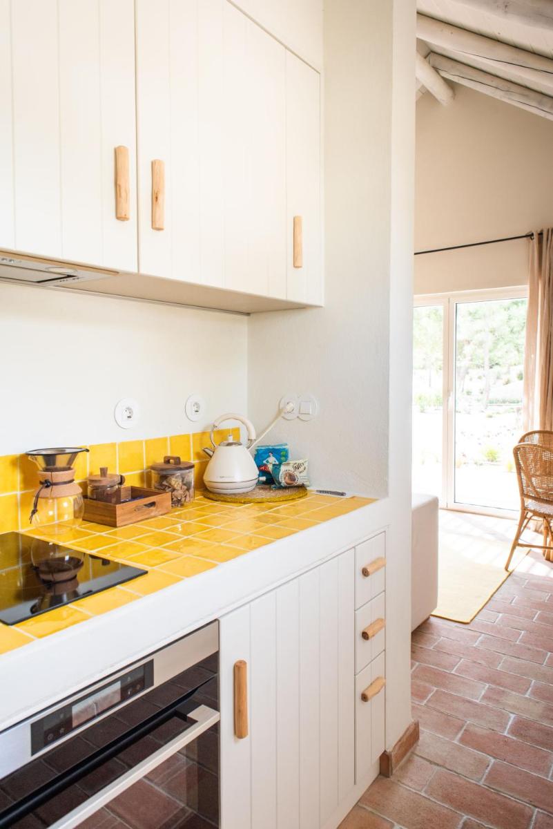 A cozinha ou kitchenette de Independente Comporta