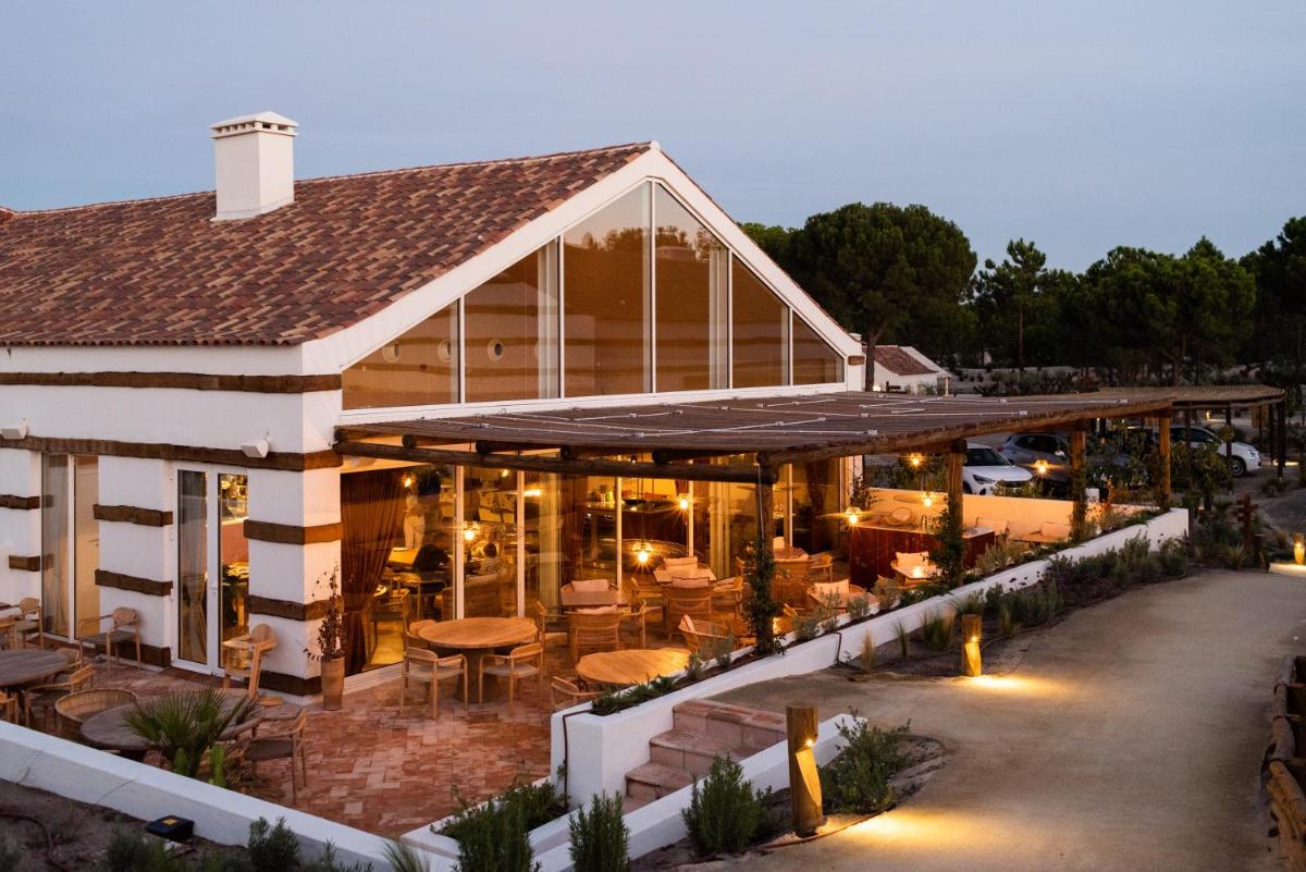 O edifício onde o hotel está situado