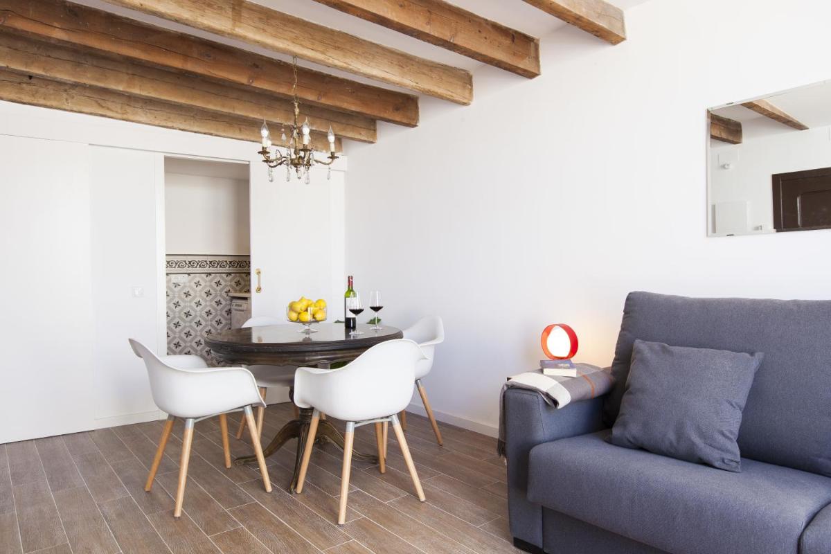 Aspasios Charming Flats - Housity