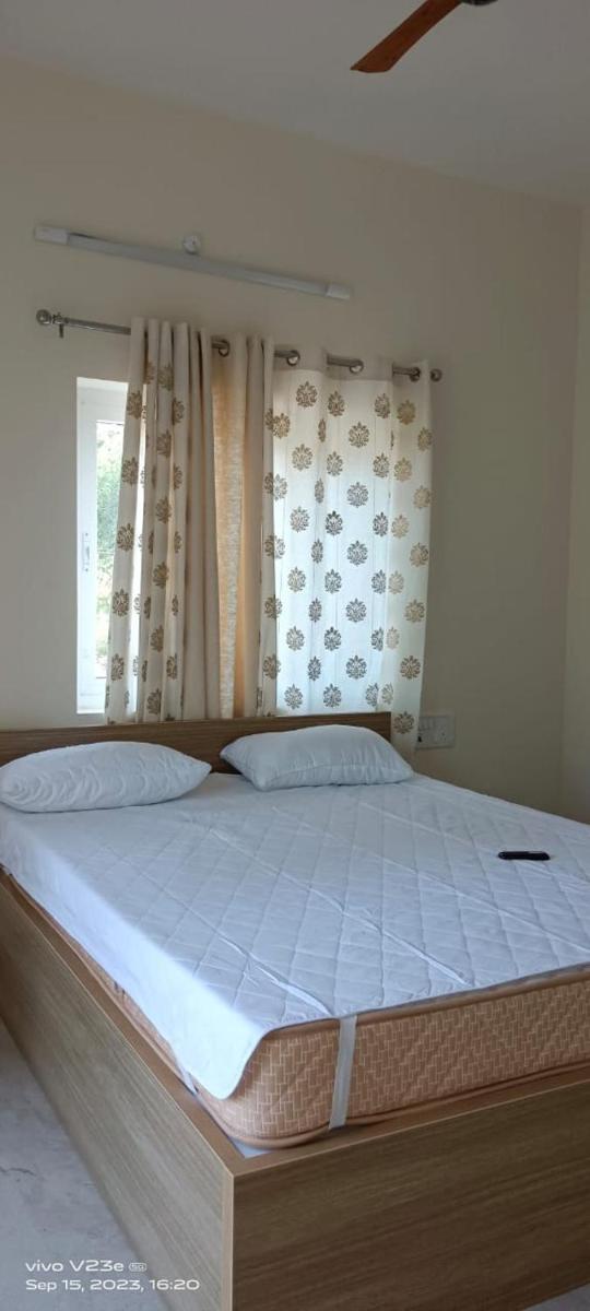 Creek side home stay - Housity