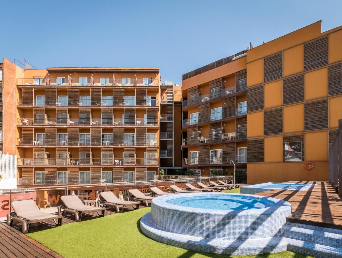 Piscina en o cerca de ALEGRIA Plaza Paris 4*Sup
