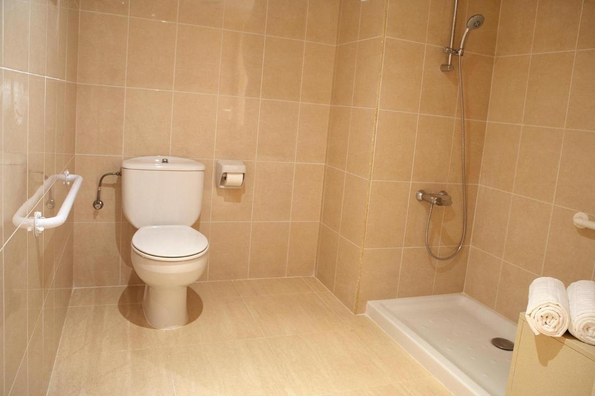 Un baño de ALEGRIA Plaza Paris 4*Sup