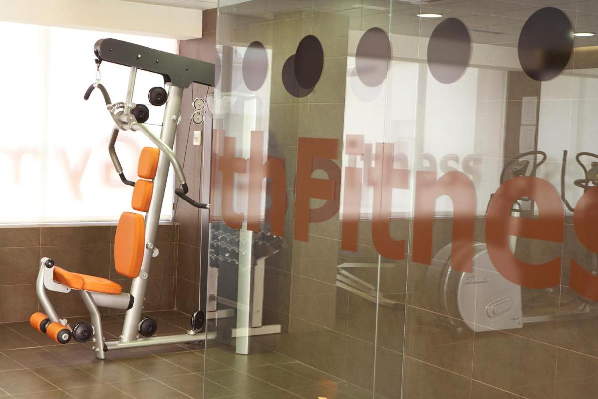 Gimnasio o instalaciones de fitness de ALEGRIA Plaza Paris 4*Sup