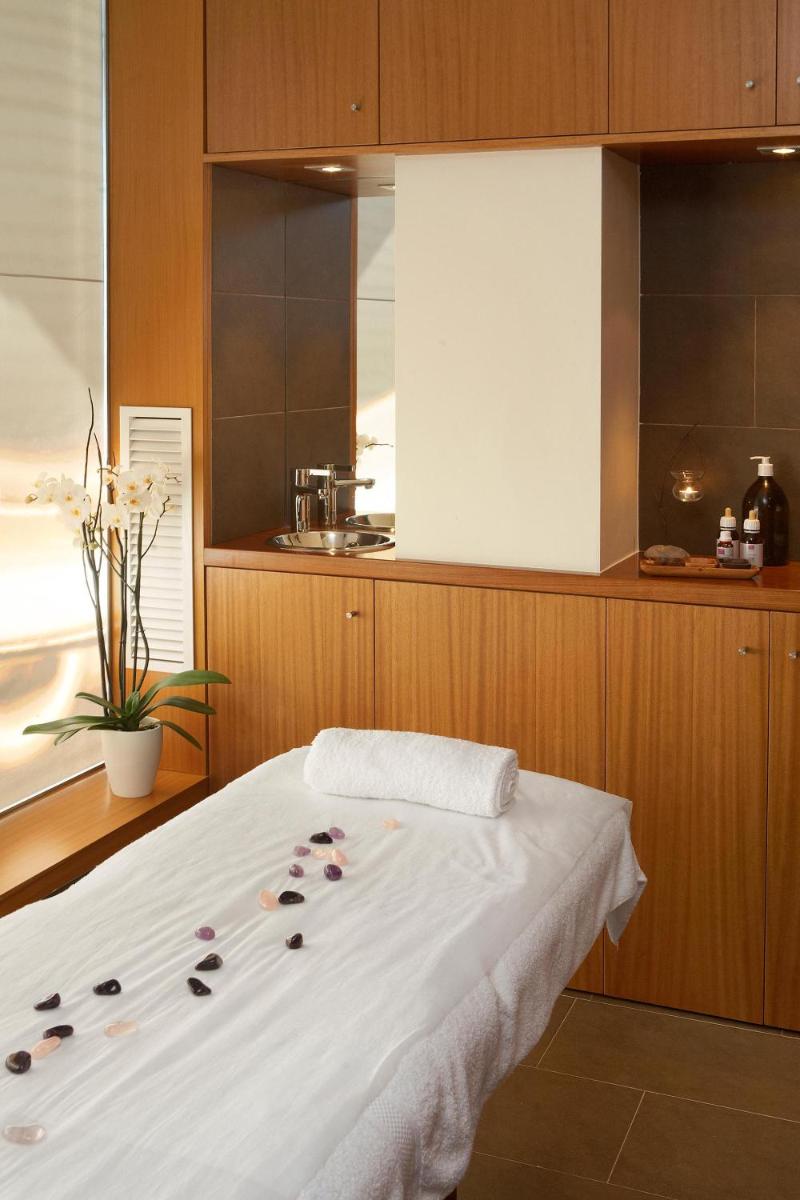 Cama o camas de una habitación en ALEGRIA Plaza Paris 4*Sup