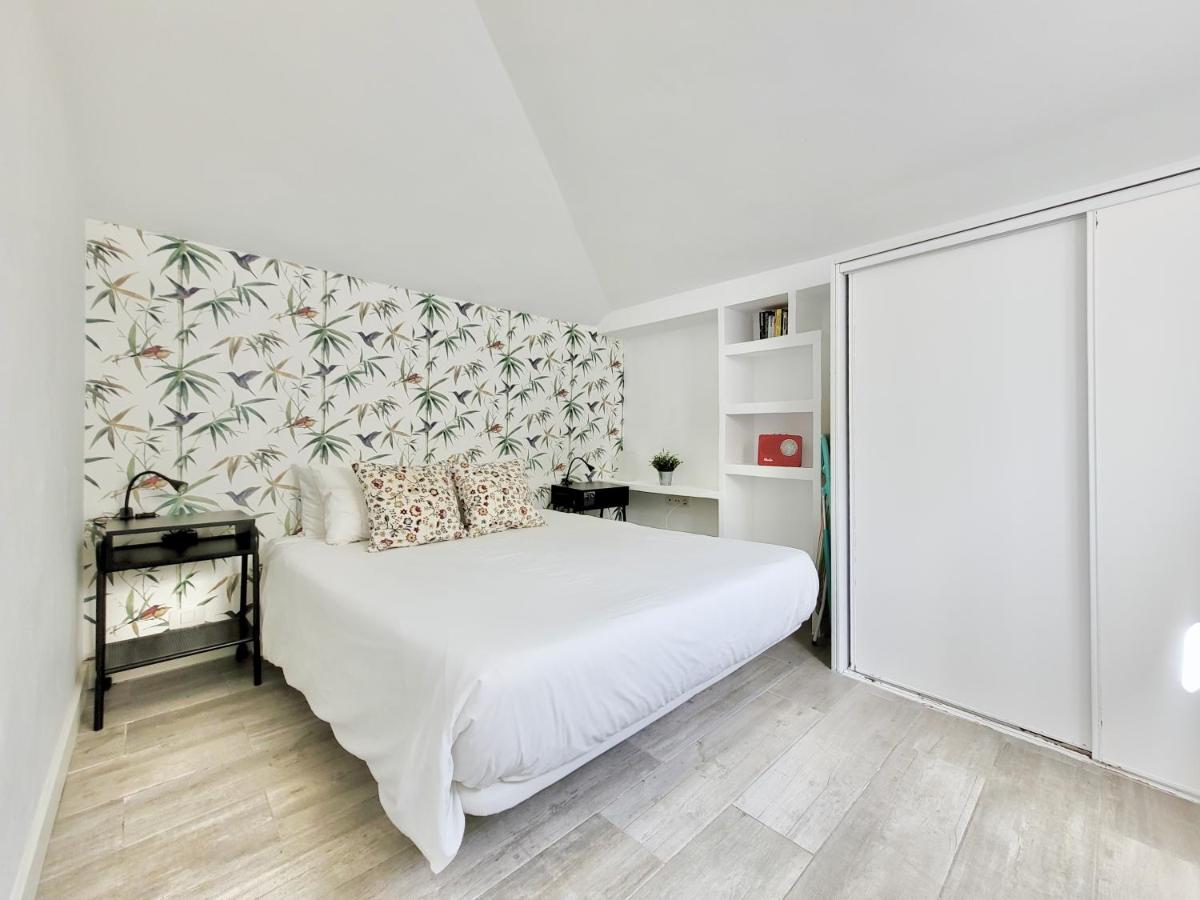 Miranda Penthouse AI with FREE PARKING - Housity