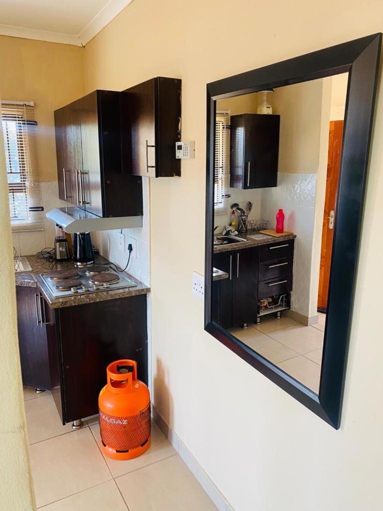 Busy Bee Guest House - Housity