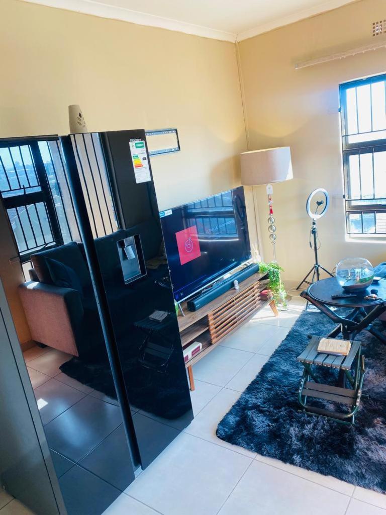 Busy Bee Guest House - Housity