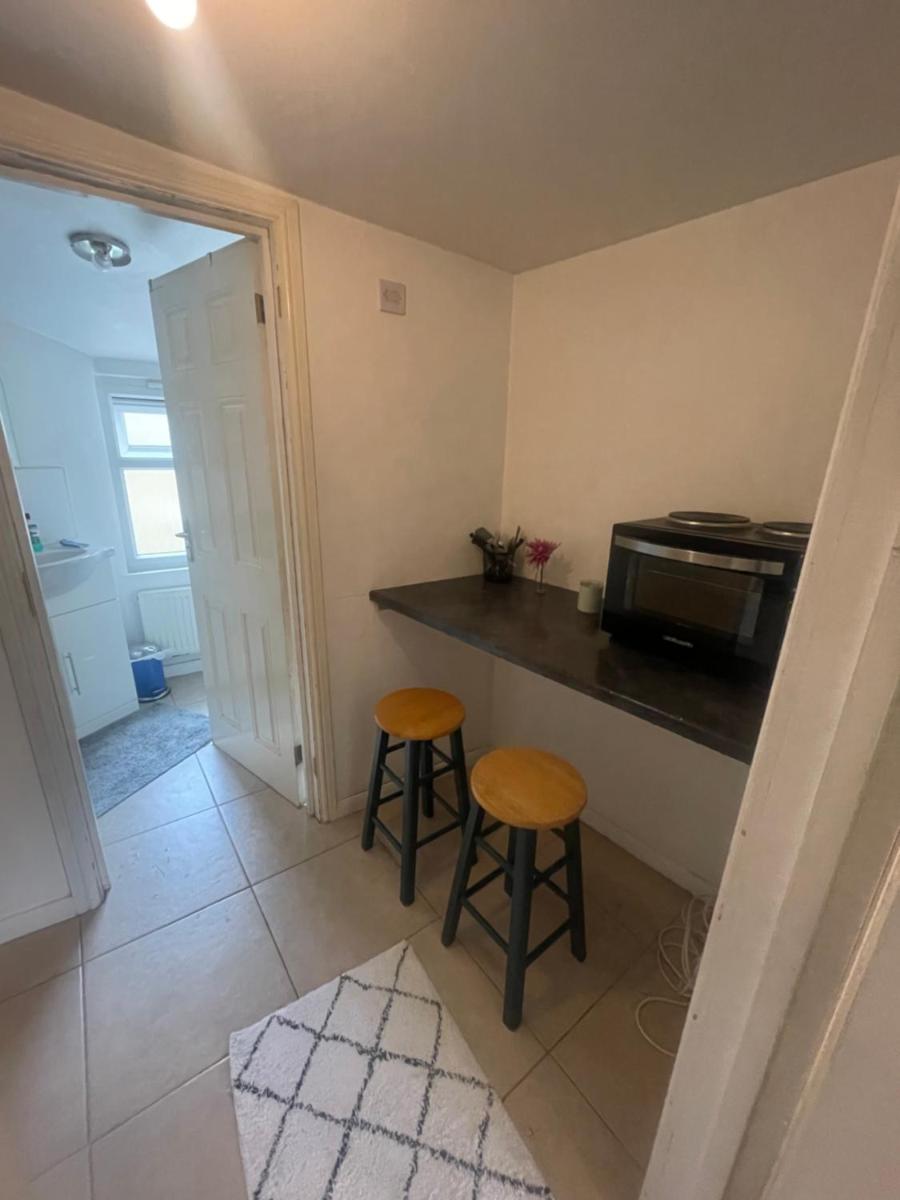 Private Double Room - Housity