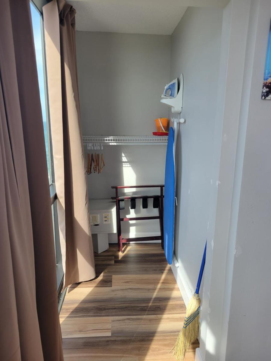 Beautiful Ocean view Condo with huge TV - Housity
