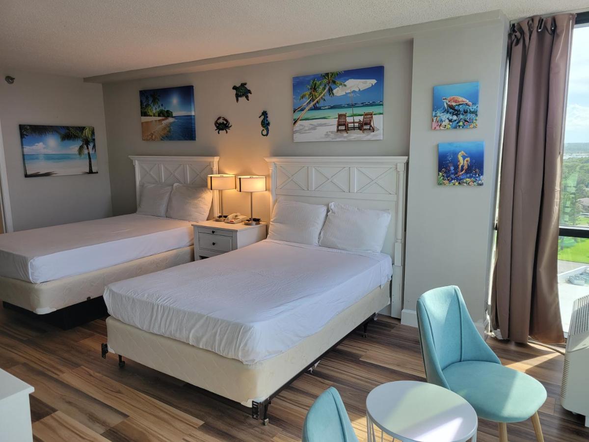 Beautiful Ocean view Condo with huge TV - Housity