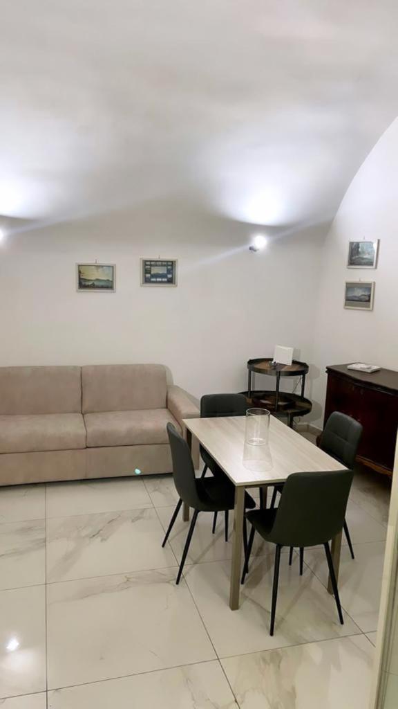 Appartamento Palazzo Foglia - Housity