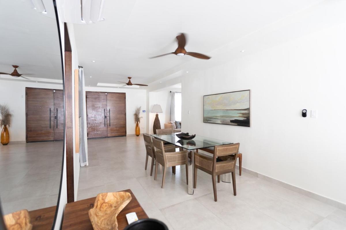 Luxury vacation home with POOL - Housity