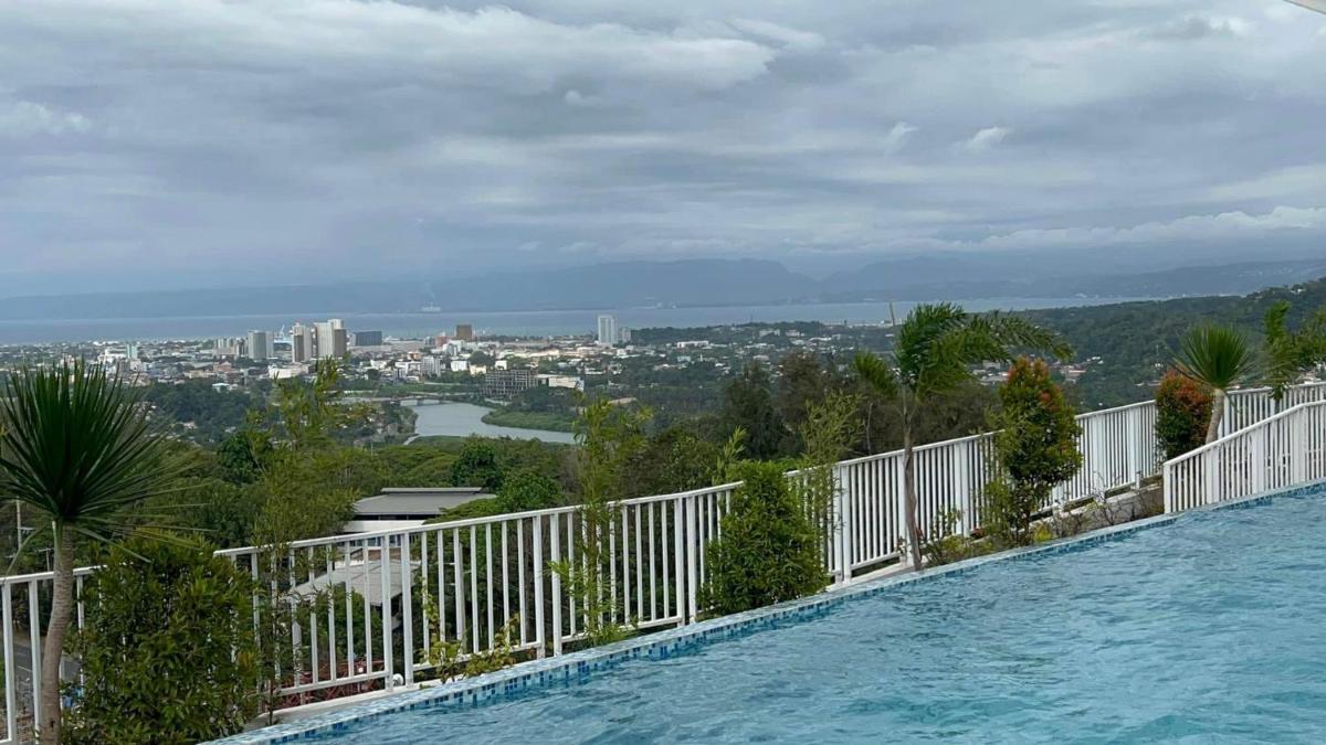 Suitetrails - Condo at Primavera city next to SM Mall