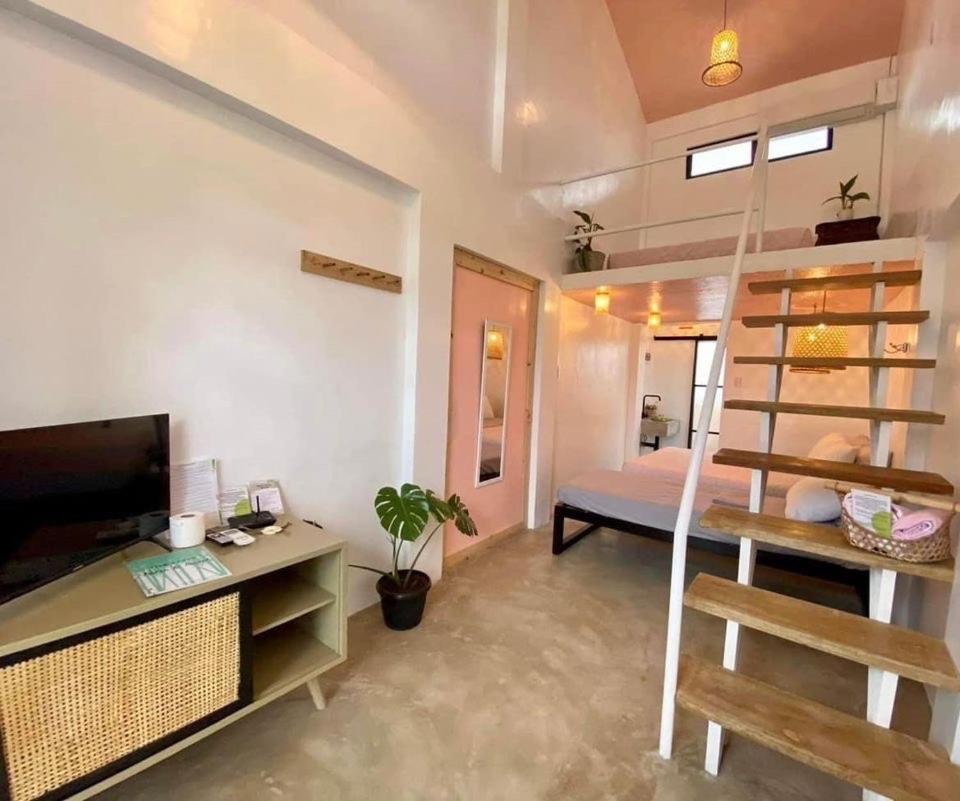 11th Earth Farm and Resort - Housity
