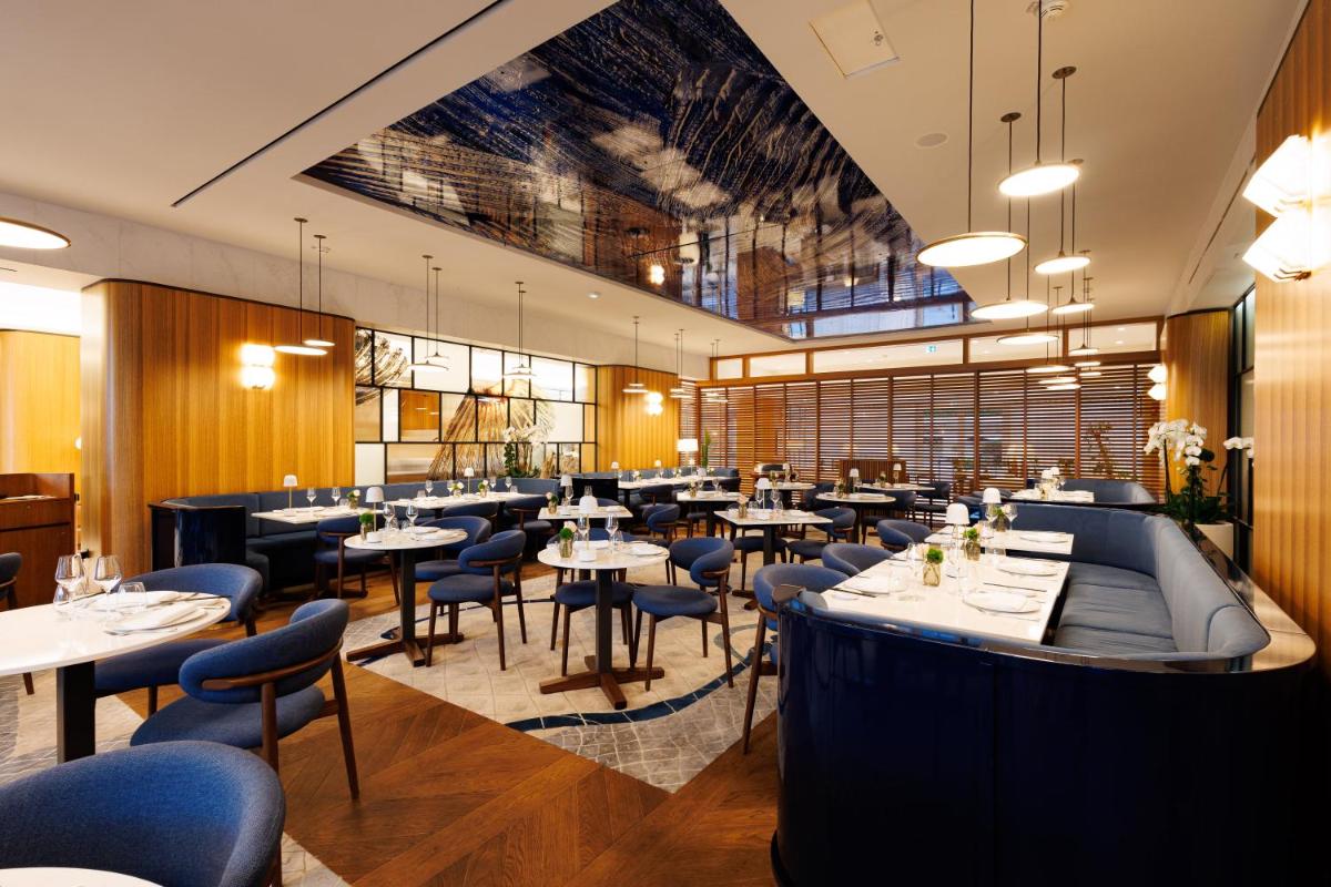 Restaurant ou autre lieu de restauration dans l'établissement Mondrian Cannes