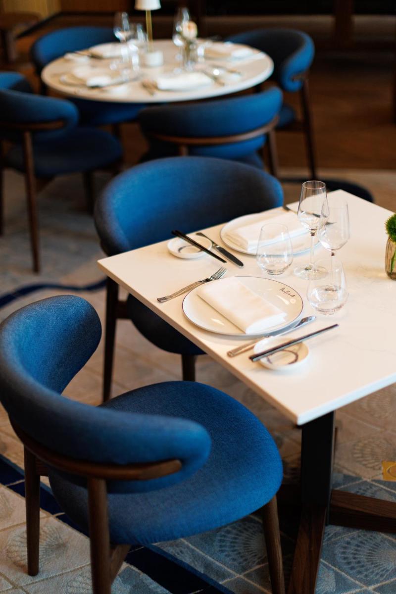 Restaurant ou autre lieu de restauration dans l'établissement Mondrian Cannes