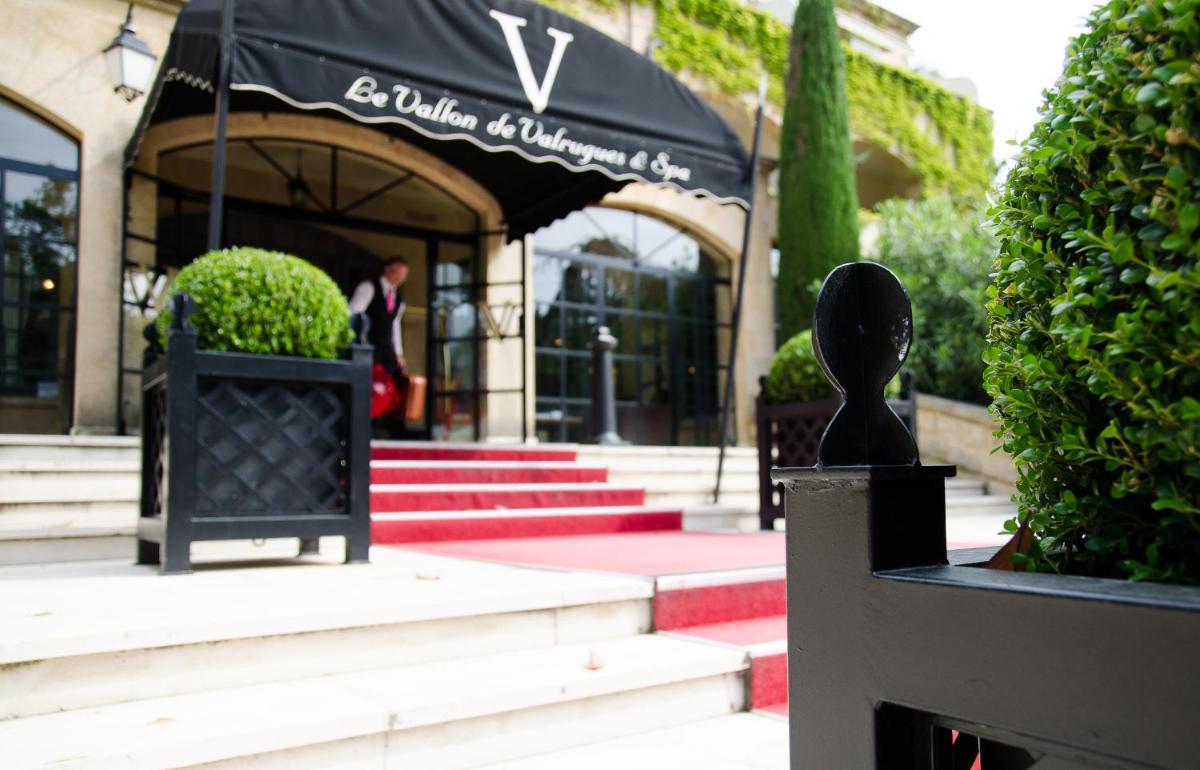 Façade ou entrée de l'établissement Le Vallon de Valrugues Hotel Spa & Villas