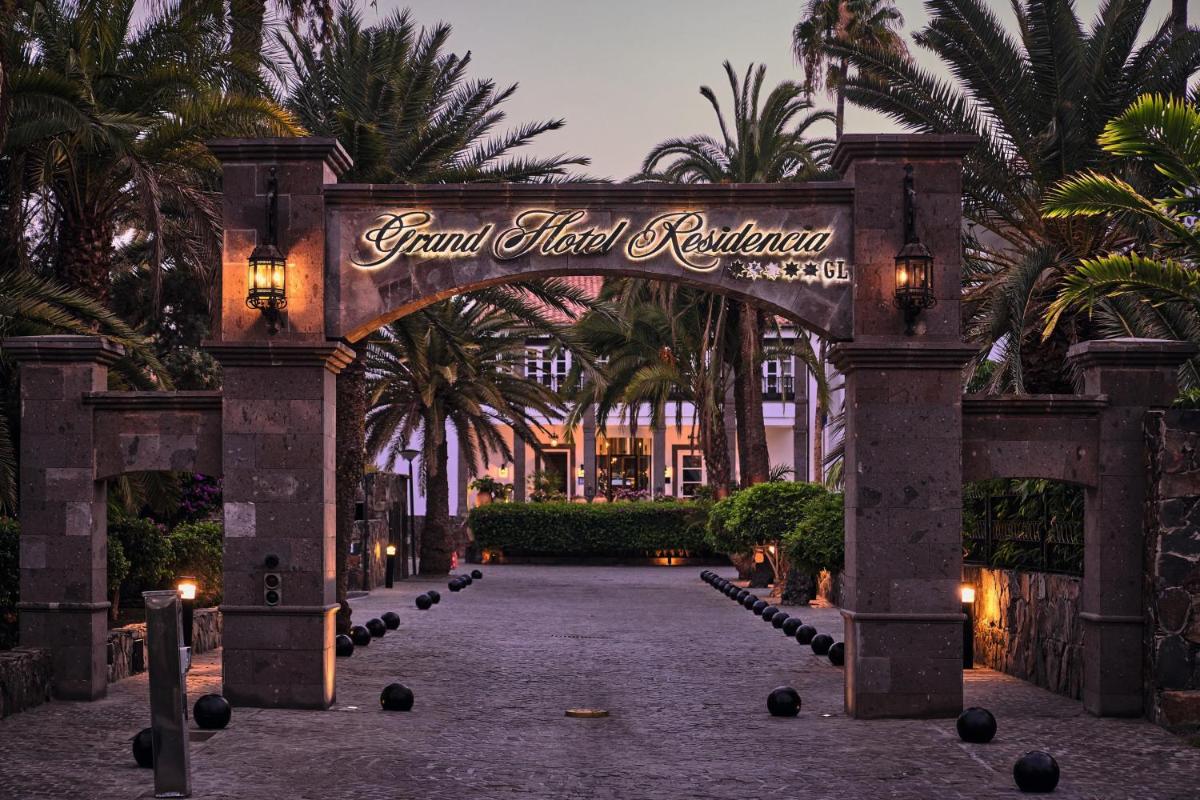 Jardín al aire libre en Seaside Grand Hotel Residencia - Gran Lujo