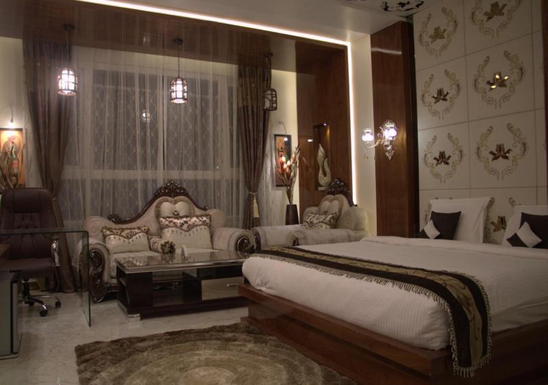 Hotel Rajahamsa(Devaraya Hospitality) - Housity