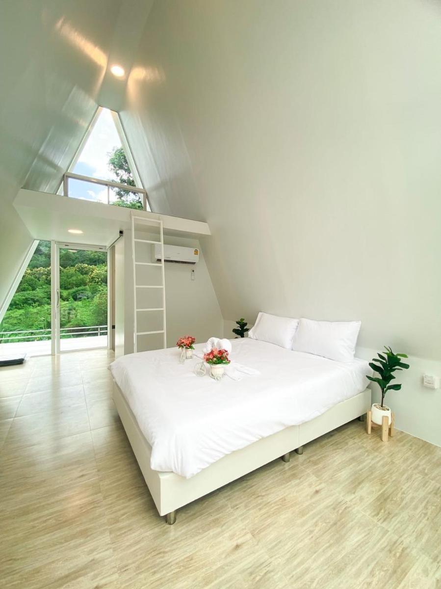 เอเฟรม โฮมสเตย์น้ำหนาว - Housity
