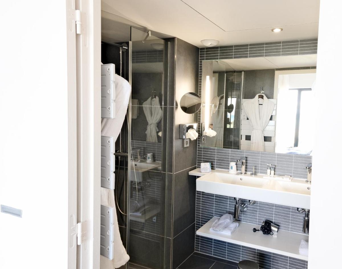 Salle de bains dans l'établissement Thalazur Cabourg - Hôtel & Spa