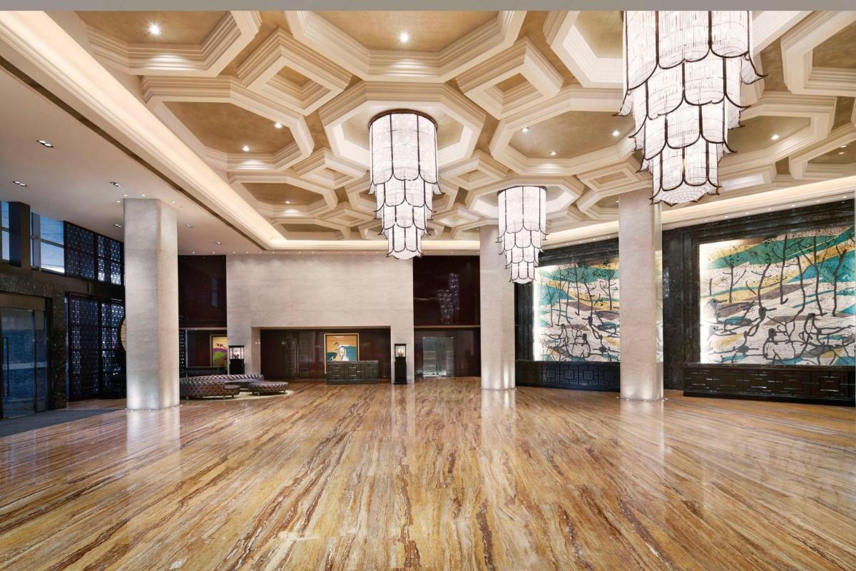 Sheraton Shanghai Waigaoqiao Hotel - Housity