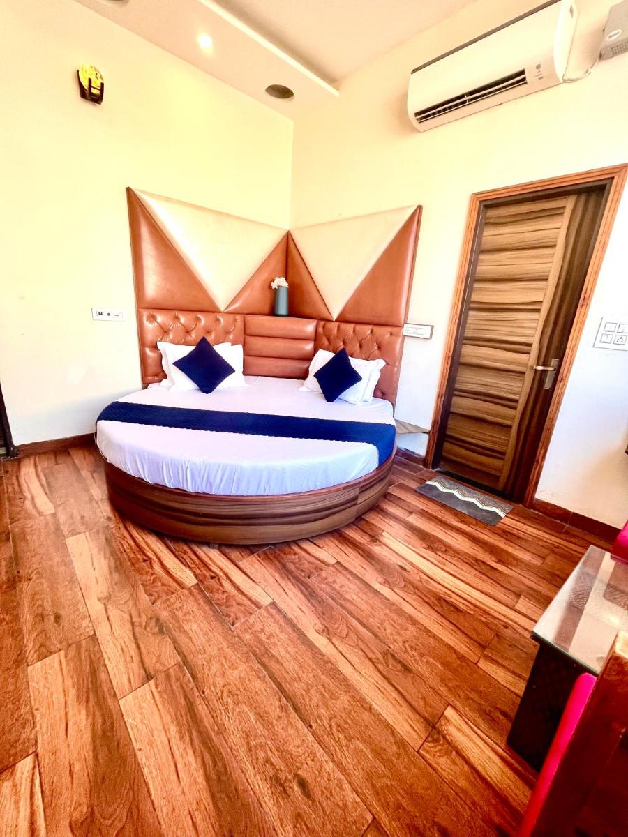 Hotel Woodcrest Zirakpur Chandigarh- Best Family Hotel - Hizvo