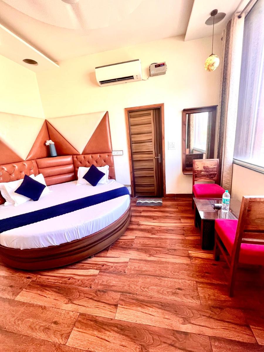 Hotel Woodcrest Zirakpur Chandigarh- Best Family Hotel - Hizvo