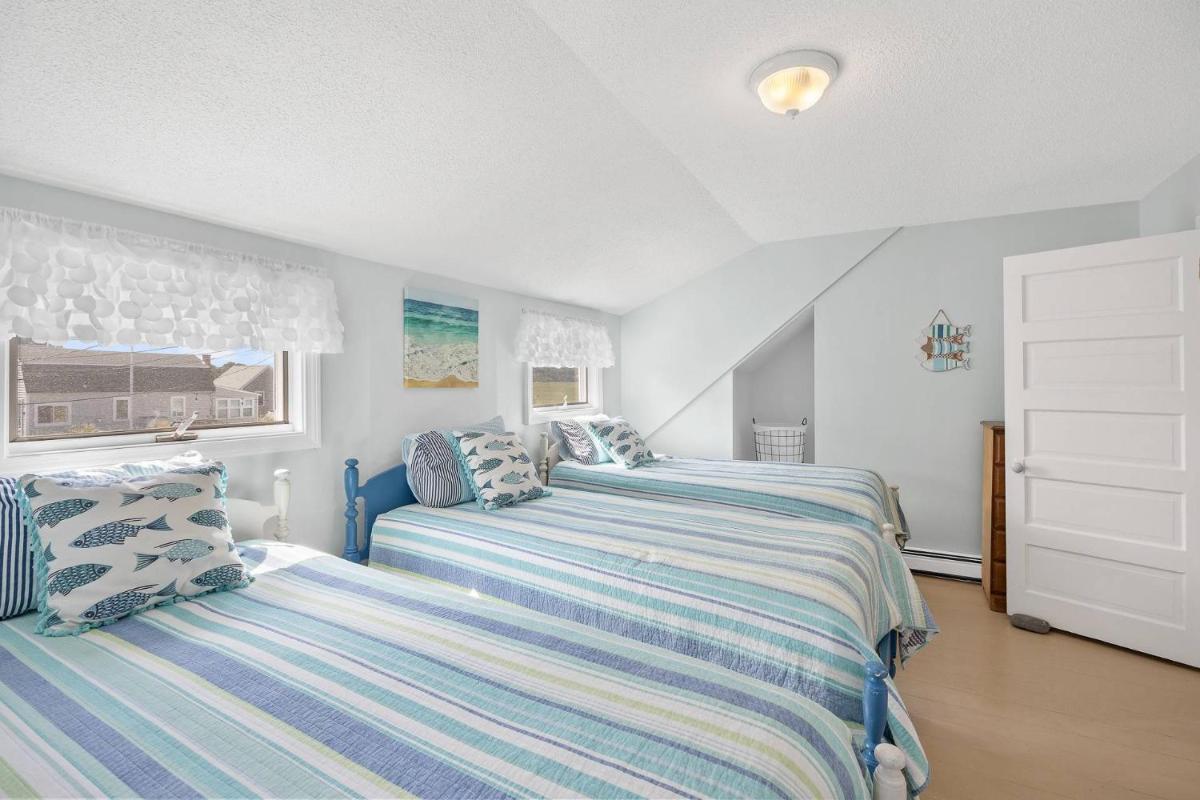 Sunset Sanctuary: Minot Beach Scituate - Housity