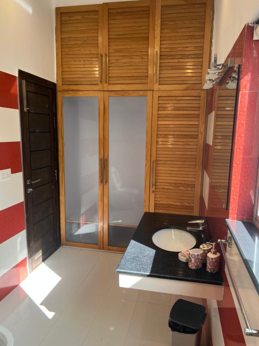 Royal Guest House - Housity