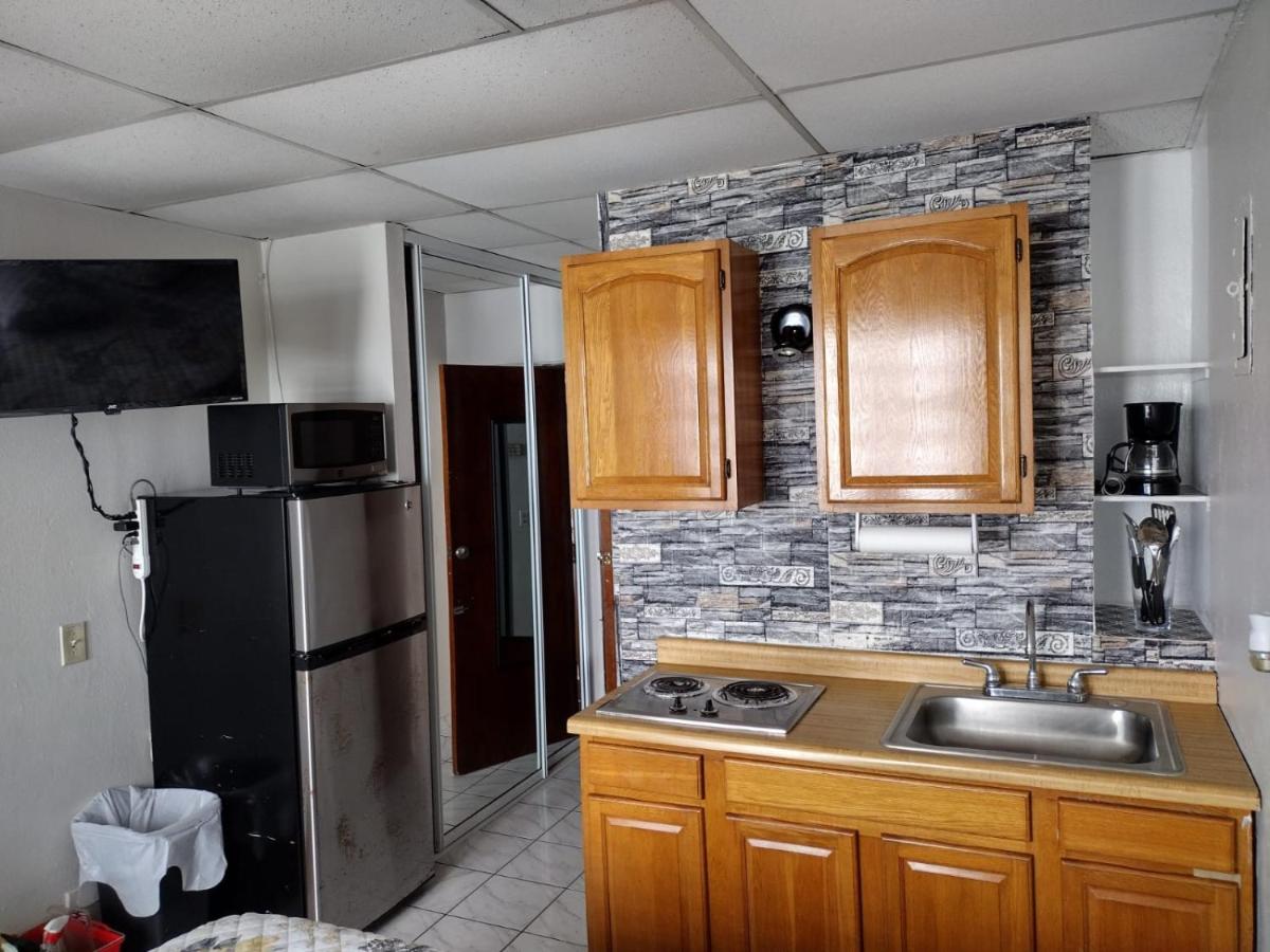 Coco Mar Oceanview Studios - Housity