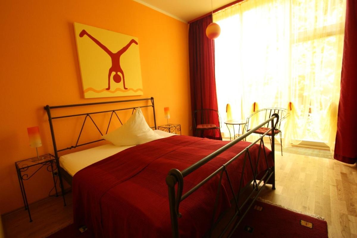 Arthotel Landhaus Zur Alten Gärtnerei - Housity