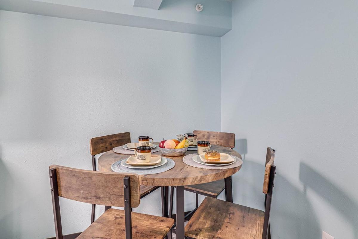 Seaside Boutique Hotel, Waves At Your Doorstep - Housity