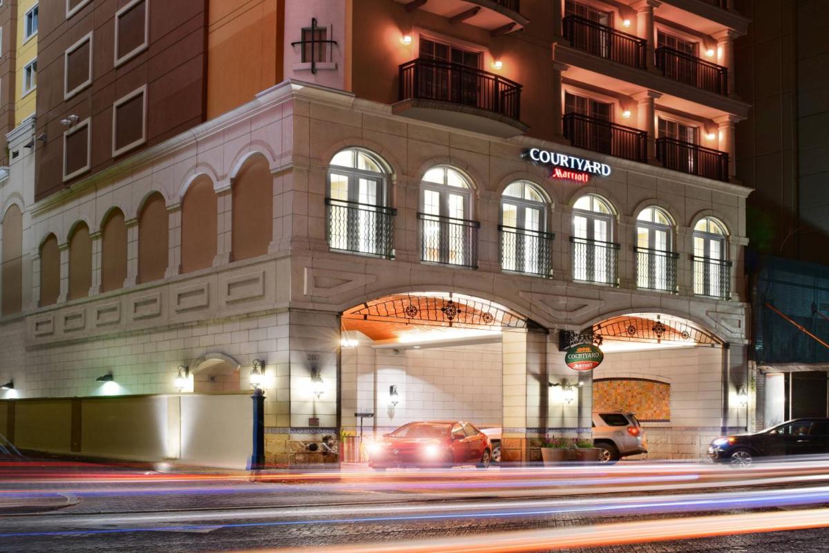 Courtyard by Marriott San Antonio Riverwalk - Housity