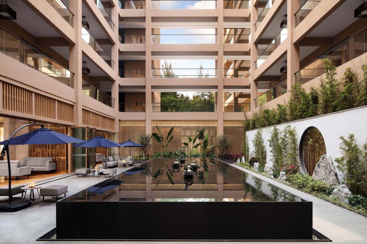 Sheraton Maoming Romantic Beach Resort - Housity