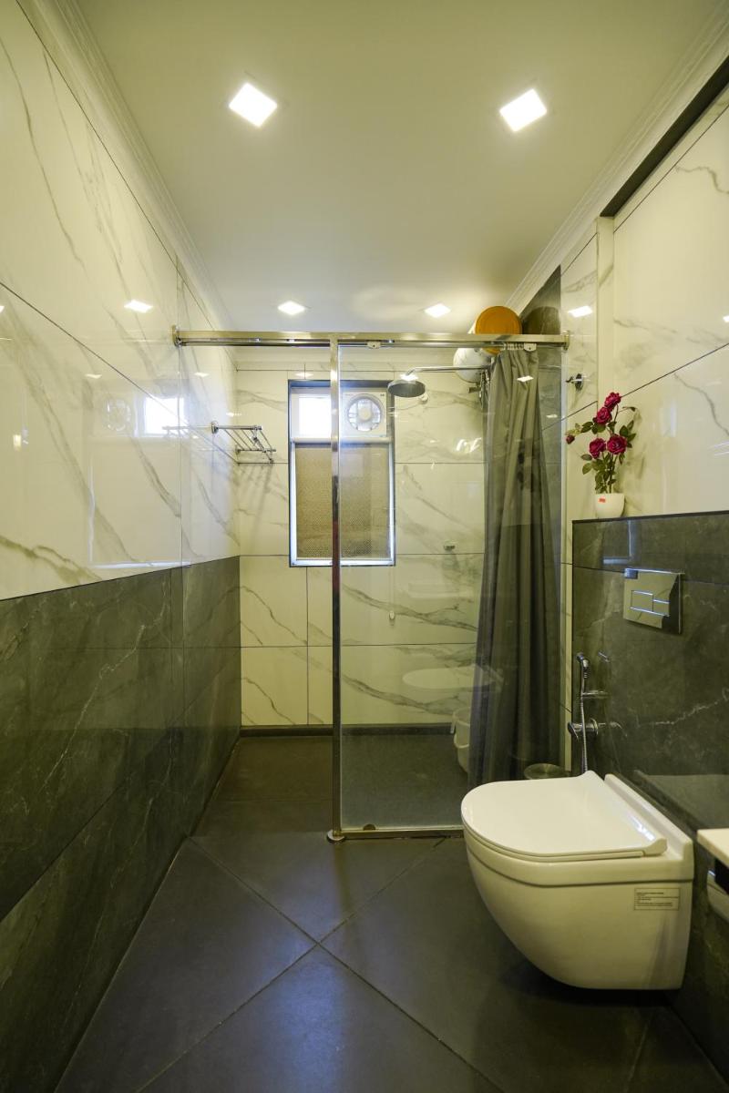 Lumino Winter Castle - Housity