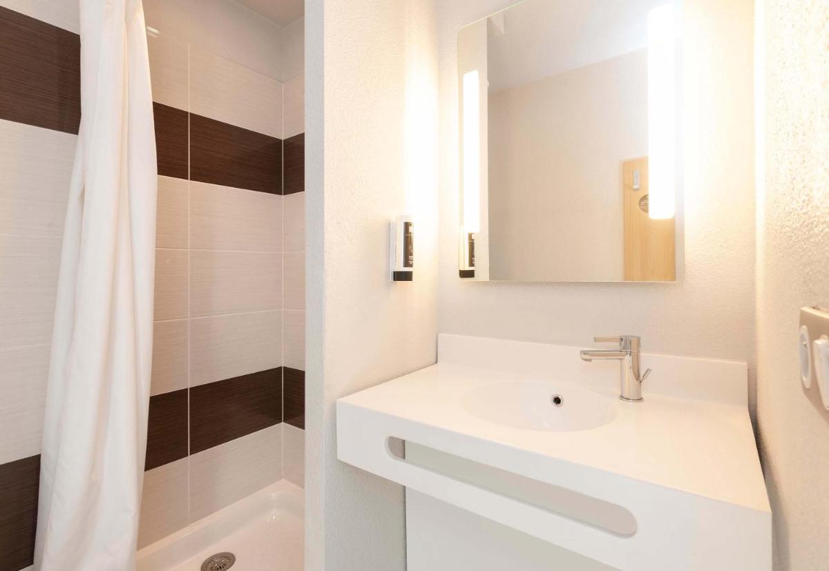 B&B HOTEL Pau Zénith - Housity