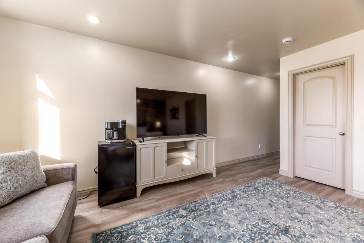 Spacious Studio Retreat l Century by Stay - Housity