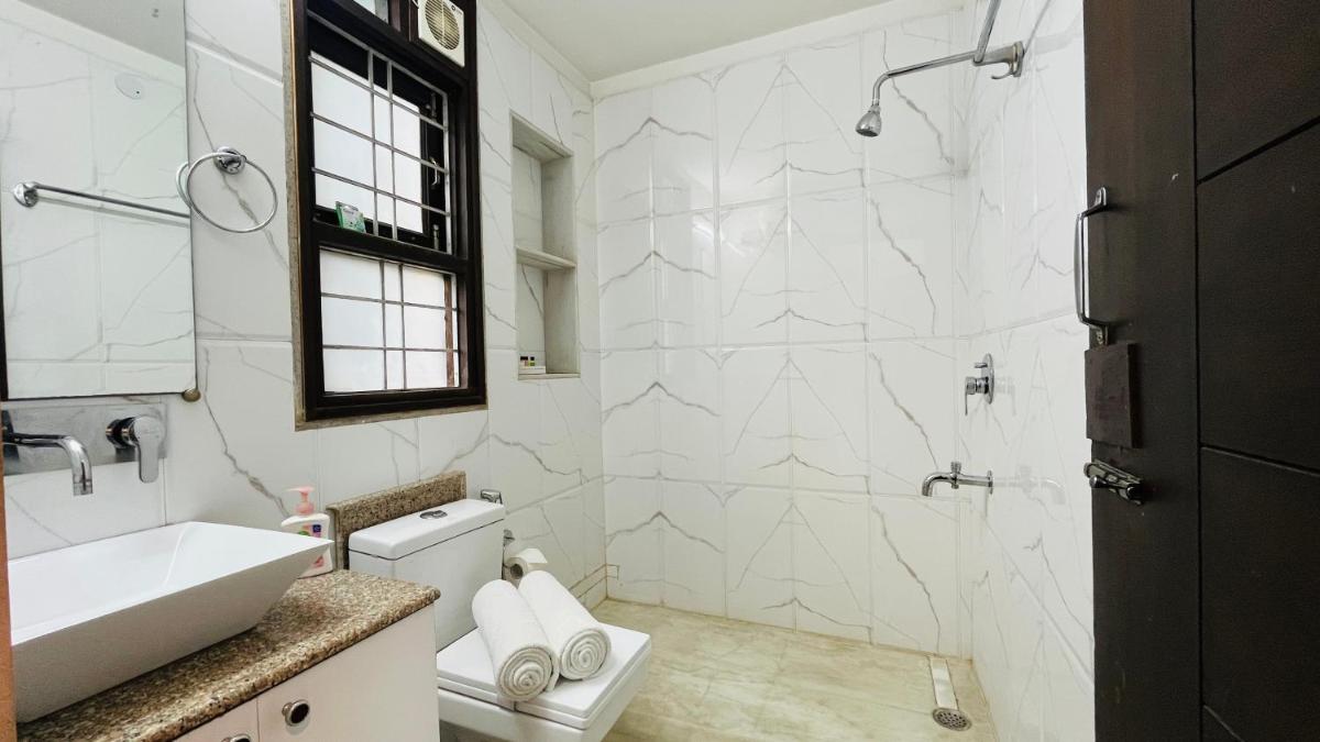 Suitetrails - BluO Studio DLF Golf Course Road - Artemis