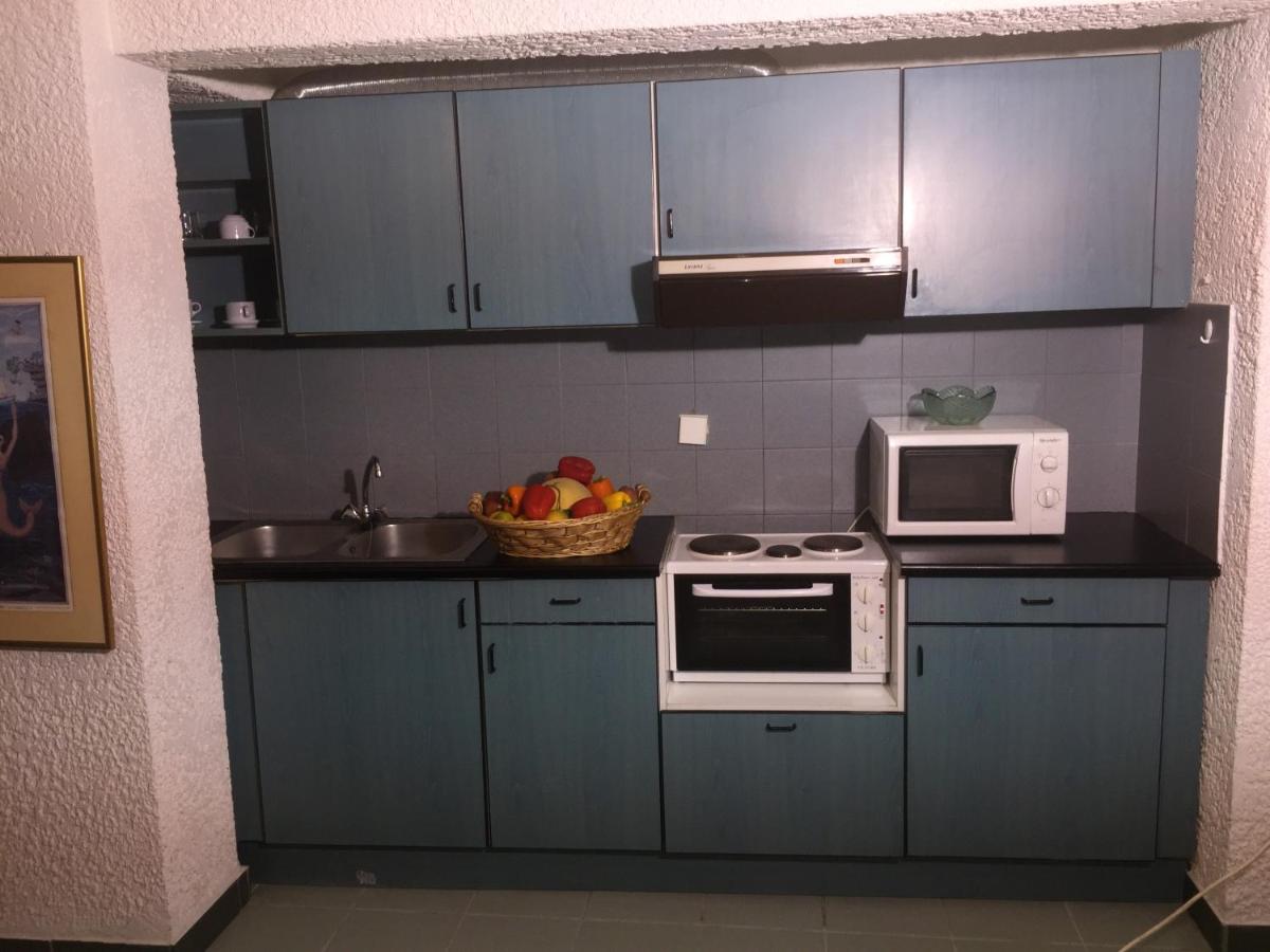 Chic seaside apartment in Akrogiali - 60 sqm - Sea view - Housity