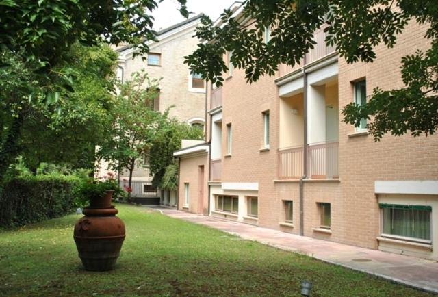 Suitetrails - Deco Hotel