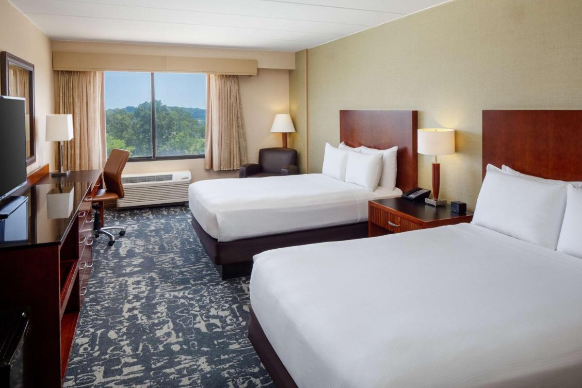 DoubleTree Boston North Shore Danvers - Housity