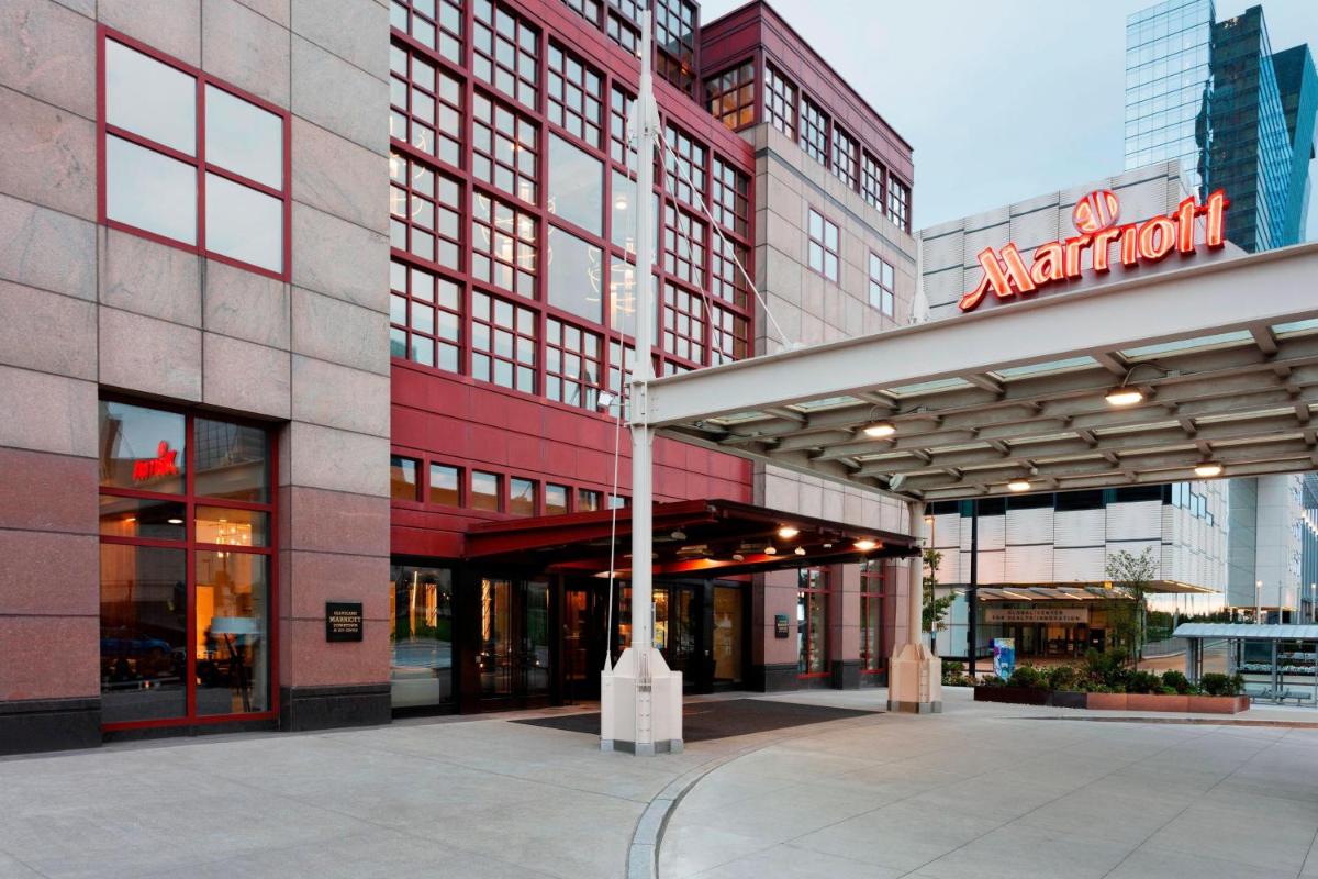 Cleveland Marriott Downtown at Key Tower - Housity