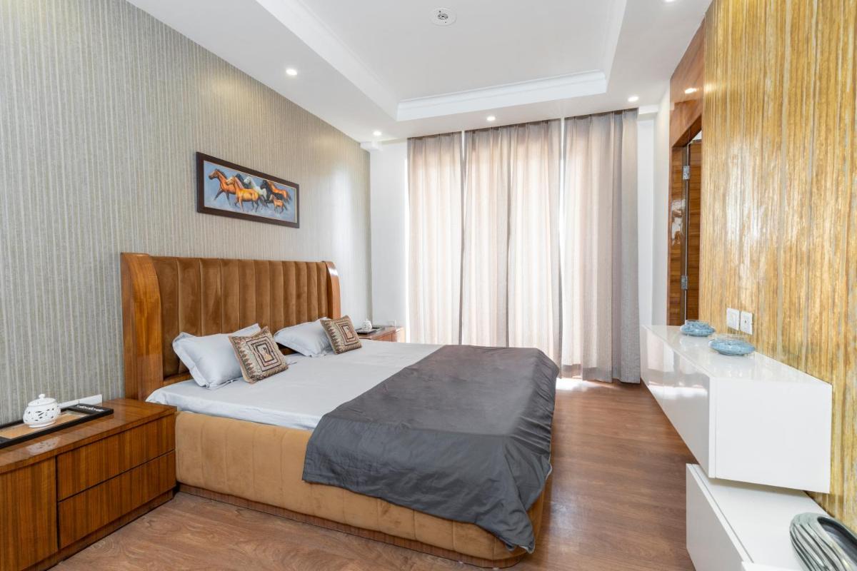 Suitetrails - 3 BHK ULTRA LUXURY DUPLEX APARTMENT IN THE TALLEST TOWER Of FARIDABAD