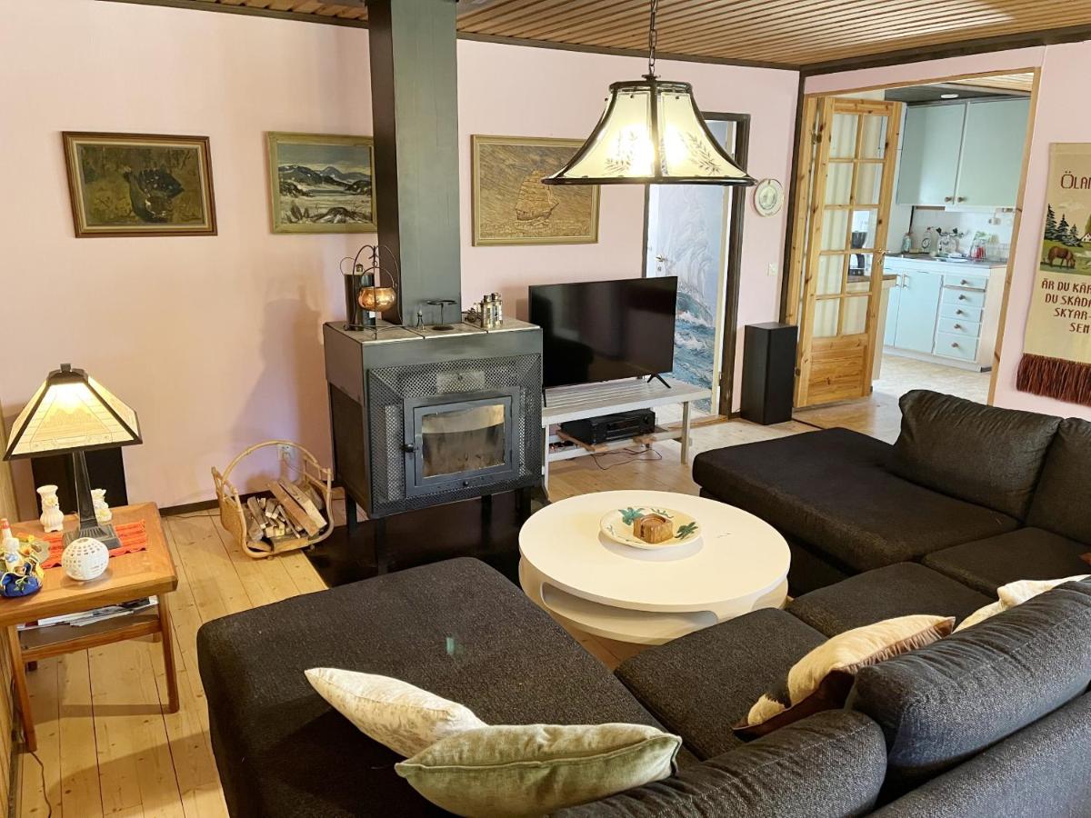 Cozy cottage on Okno near nature - Housity