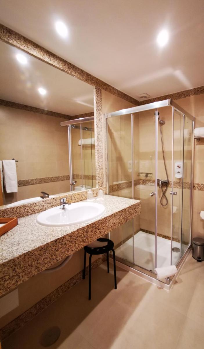 Uma casa de banho em Hotel Da Montanha