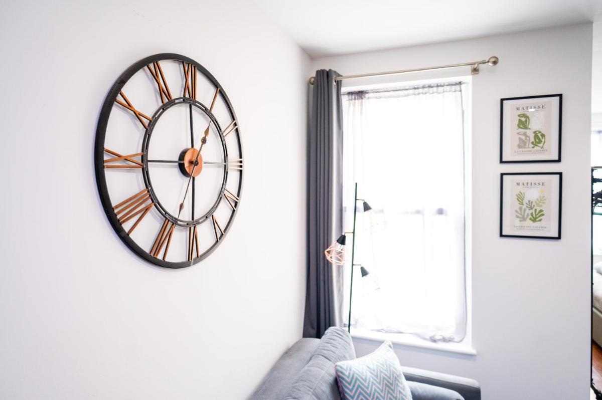 REEF7 - Modern central flat, 5 mins from beach, centre and Bournemouth International Centre - Housity